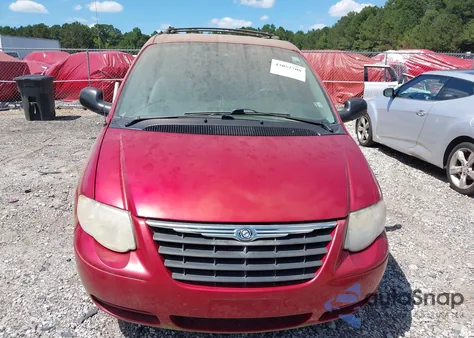 2005 Chrysler Town & Country Touring from USA, damaged, VIN 2C4GP54L35R207460